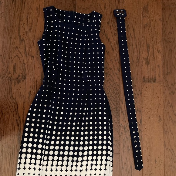 Dresses & Skirts - Belted dress